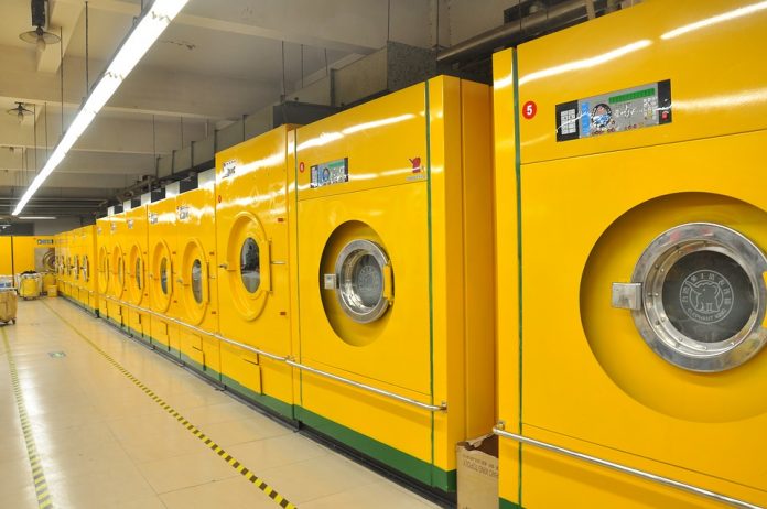 Laundroid y FoldiMate serán los encargados de lavar, secar y doblar la ropa.