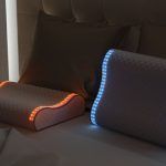 Sunrise pillow; lleva por nombre la almohada inteligente que viene de la mano de Kickstarter, que ha causado sensación en los últimos meses. Su triunfo ha sido notable, habiendo alcanzado un porcentaje de financiación del 500%; lo cual estableció un margen de financiamiento del proyecto en alrededor de 50.000 dólares.