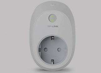 Cuando escuchamos la palabra domótica; nos imaginamos un hogar en el que con una simple opción en el móvil se encienden las luces de la cocina, se levantan las persianas, la cafetera se enciende sola. Pero esto es sólo una estampa de la tecnología que se aplica en el hogar. La realidad de la domótica es mucho más palpable y accesible al bolsillo de muchos; es por esto que un simple adaptador de aproximadamente 35 euros. Este viene a ser el gadget que permitirá el ahorro de electricidad en los hogares.