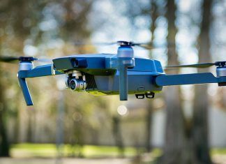 Este nuevo drone puede limpiar molinos congelados.