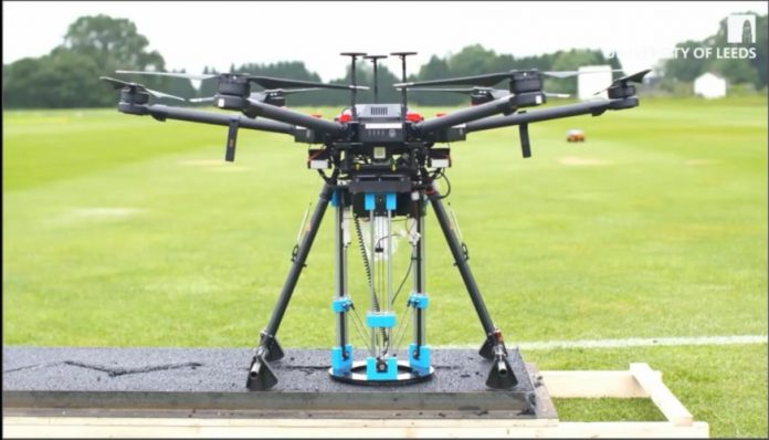 Baches de carretera serán reparados con drones que imprimen asfalto