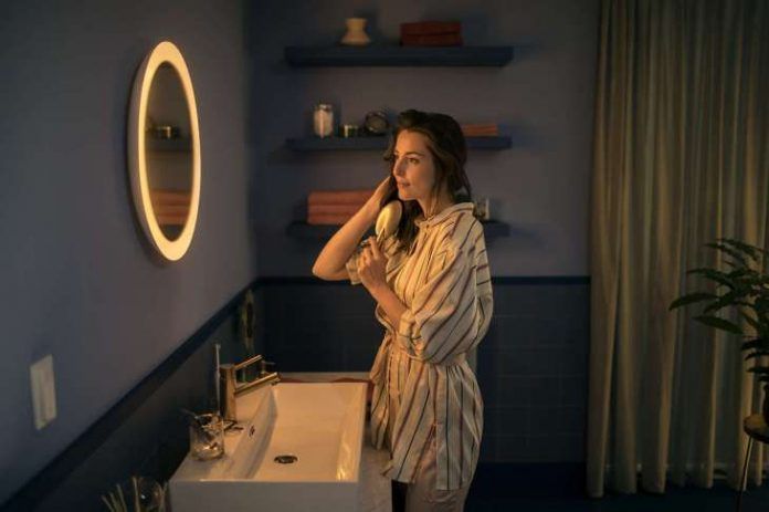 Philips presenta Adore Bathroom Lighted Mirror, un espejo con luces LED