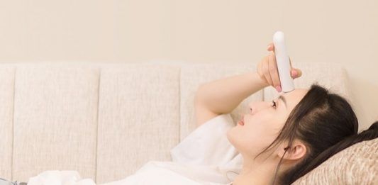 Comper, el termómetro inteligente que se coloca en la frente