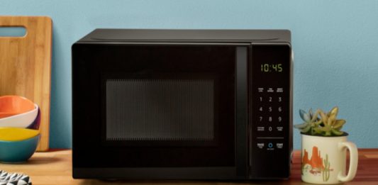 Amazon apuesta a la inteligencia de la cocina con el nuevo microondas con Alexa