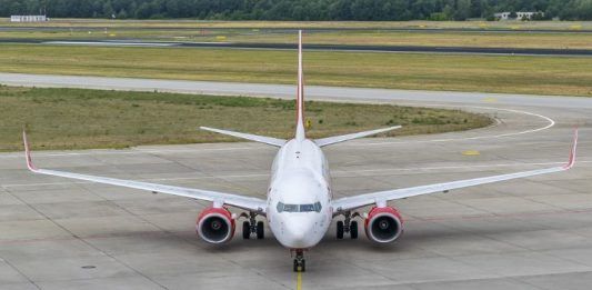 La compañía multinacional estadounidense Boeing, implementará inteligencia artificial para la construcción de aviones autónomos en un futuro muy cercano, en tal sentido será posible ver más adelante aviones volando sin ser piloteados.