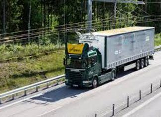 La primera carretera electrica