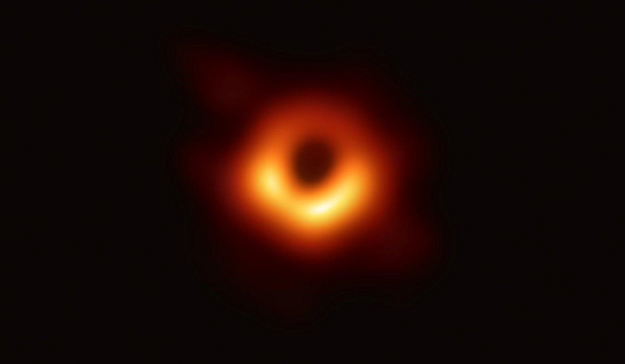 Fotos reales de un agujero negro 